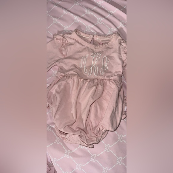 “mHa” monogram Ruffle Butts bubble - Picture 4 of 5